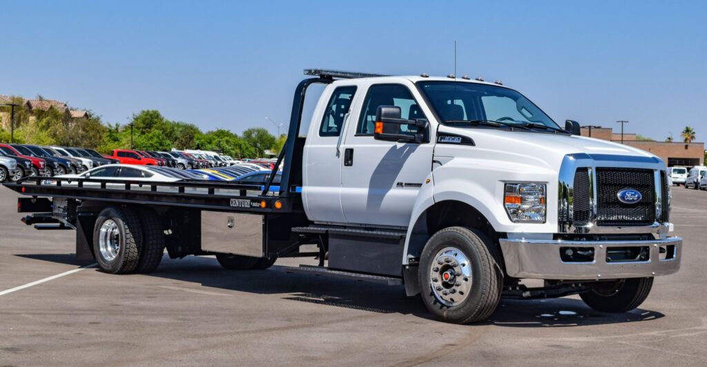 When and Why Flatbed Tow Truck Service is a Better Option? 